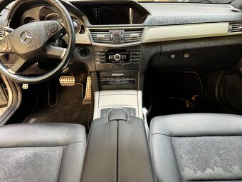 Mercedes E350 - 12