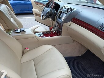 Lexus LS600h 4x4 - 12