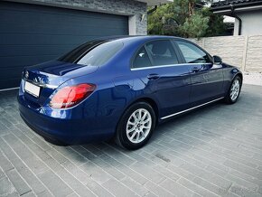 Mercedes Benz C200 sedan - 12