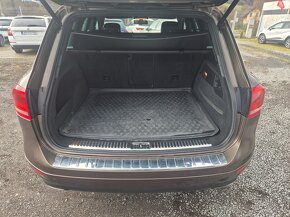 VW Touareg II 3,0 TDi 180 kW  8°automat  4x4 - 12