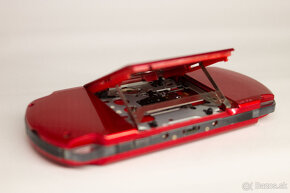 PSP 3000 radiant red - 12