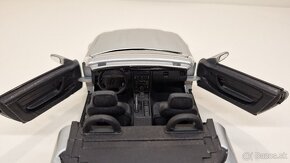 1:18 MERCEDES-BENZ SLK 230 - 12