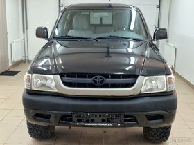 TOYOTA HILUX - 12