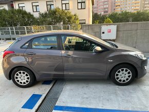 Hyundai i30 Petrol - manual- 2013 - 106000 km - 12