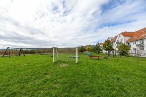 Pekný a slnečný 3 izbový byt s terasou a parkovacím miestom - 12