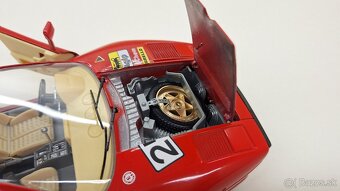 1:18 FERRARI GTO No. 25 - 12