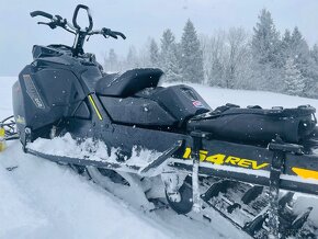 Ski Doo Summit 850 pas 154” REV - 12