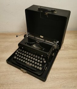 Starožitný, veľmi pekný písací stroj ROYAL O z roku 1939 - 12