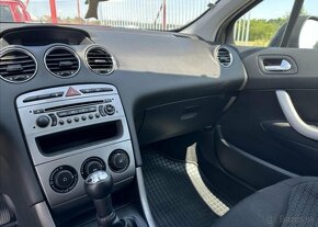 Peugeot 308 1,6 SW 16V 7MÍST,PANORAMA benzín manuál 88 kw - 12