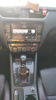 Predám škoda Octavia combi RS TDI DSG - 12