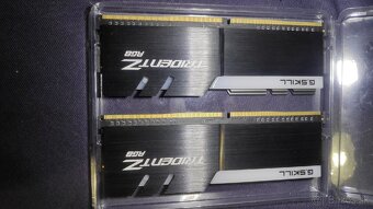 Predám pamate DDR4: 2x8gb Gskill tridentZ - 12