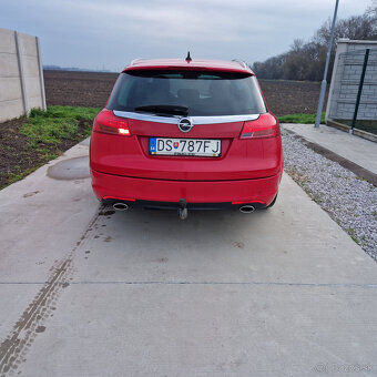 Opel Insignia combi Sports Tourer 2,0 bi-turbo, 4x4, 143 kW - 12