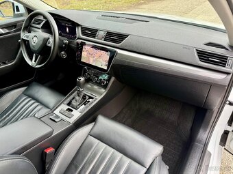 ŠKODA SUPERB COMBI 2.0TDI DSG EXTRA BOHATÁ VÝBAVA - 12