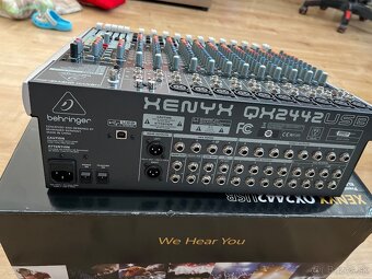 Behringer XENYX QX2442 USB Analógový mixpult - 12