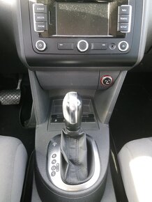 Volkswagen Touran 1.6 TDi DSG - 12