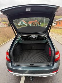 Škoda Octavia Combi 2.0 TDI Scout DSG 4x4 - 12