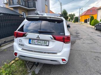 Mitsubishi Outlander 2.4 MIVEC PHEV Intense+ 4WD - 12