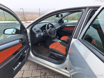 Predám Opel Astra 1.9 CDTi 120k A/T - 12