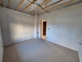 4 – IZB. RD, TERASA 23 m², POZEMOK 577 m²,PLAVECKÉ PODHRADIE - 12