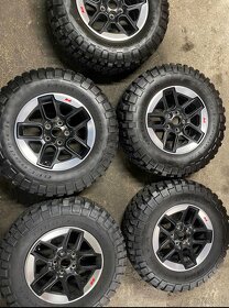 Jeep Wrangler r17 BF Goodrich 254/75 r17 - 12