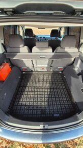 VW Touran 1.9 TDI 77KW - 12