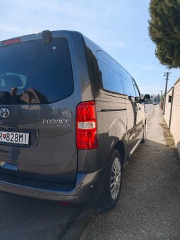 Toyota proace verso 2.0 8 at Family - 12