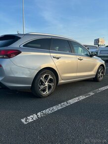 Hyundai i30 CW 1.5i CVVT Family - 12