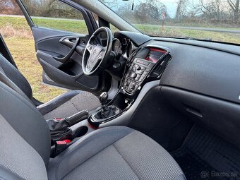 Opel Astra Combi 1,6 nafta 2015 - 12