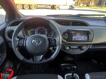 Toyota Yaris 1.5 Hybrid Style e-CVT - 12