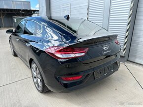 Hyundai i30 Fastback 1.4 T-GDi Style 103 kW DCT 2018 - 13