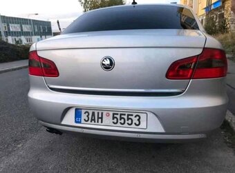 ORIGINAL ZNAK SKODA - ROVNY - pre SKODA SUPERB - 13