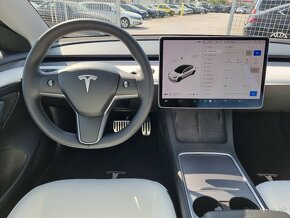 Tesla Model 3 Standard Range Plus 54kWh RWD  26.658 € - 13