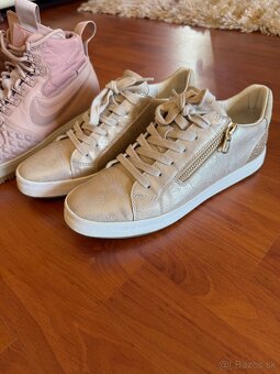 Nike, Hunter, Guess, Geox - 13