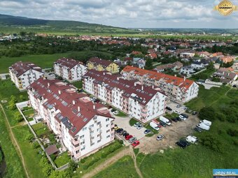 Krásny 3izbový podkrovný byt s parkingom dona Sandtnera 850, - 13