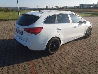 Kia ceed sw 1.6 crdi platinum automat - 13