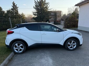 Predam Toyotu CHR 1,8Hybrid - 13