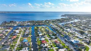 Rodinný dom v Cape Coral na kanáli - Florida, USA - 13