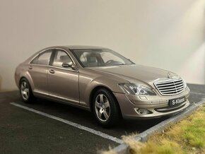 1:18 Mercedes-Benz S-Class (W221) - AUTOart Millennium - 13