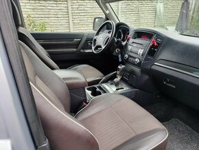 Mitsubishi Pajero 3.2 DiD 147KW AT/5  4x4 Uzávierka - 13