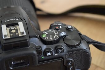 Nikon D5600 - wifi BT - dotyk. display AF VR objektiv 18-105 - 13