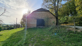 RODINNÝ DOM,STODOLA a POZEMOK PRIETRŽ -15 km od MYJAVY VOĽNÝ - 13