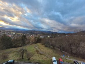 Predaj pekný , slnečný, zrekonštruovaný 3 izbový byt Sásová - 13