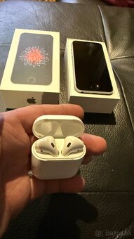 iPhone SE + Apple AirPods - 13