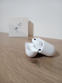 Apple AirPods - 13