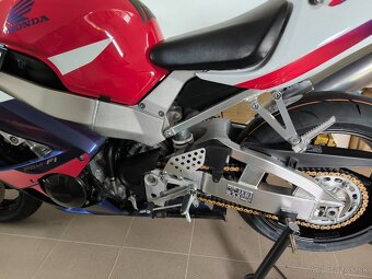 P: HONDA CBR 929 FIREBLADE, 2000, 45 TIS KM, NADHERNY STAV - 13