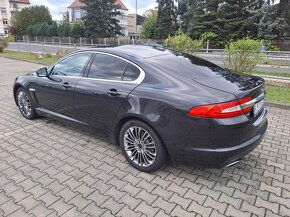 Jaguar XF 3.0D - 13