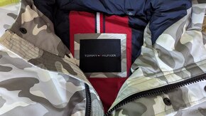 Pánska zimná maskáčova bunda Tommy Hilfiger - 13