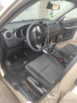 Suzuki Grand Vitara 2.0 4x4 benzín - 13