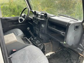 Land Rover Defender 110. 2.4 TD 90kW. 4x4. Rv 2008 - 13