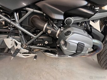 BMW R1200R 2013 90th vyroci - 13